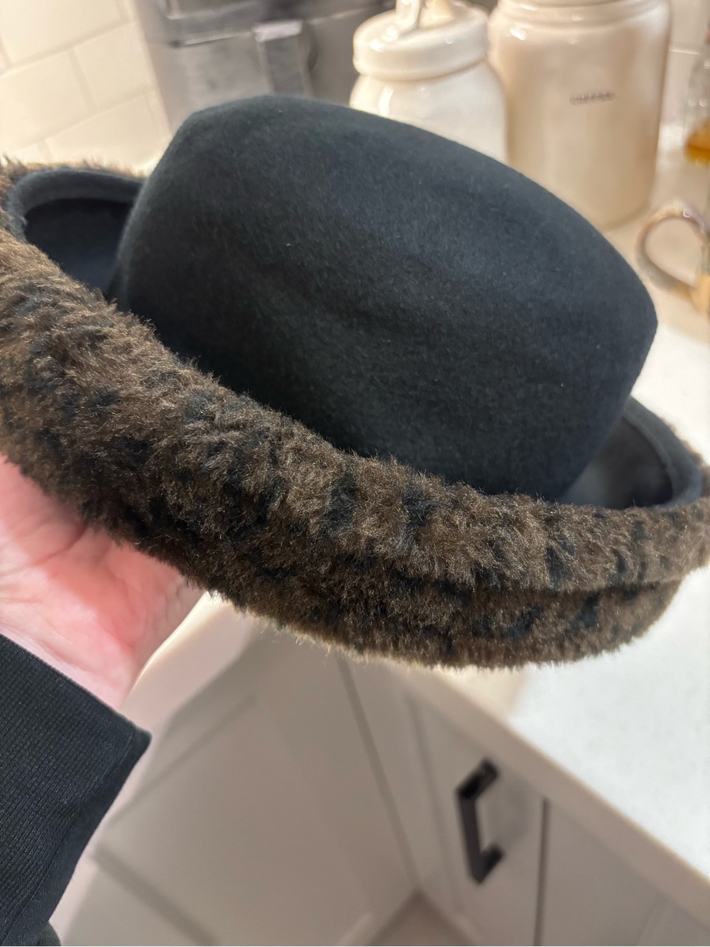 Vintage Facinie 100% Wool Felt Roller Derby Pillbox Hat Leopard Faux Fur Brim